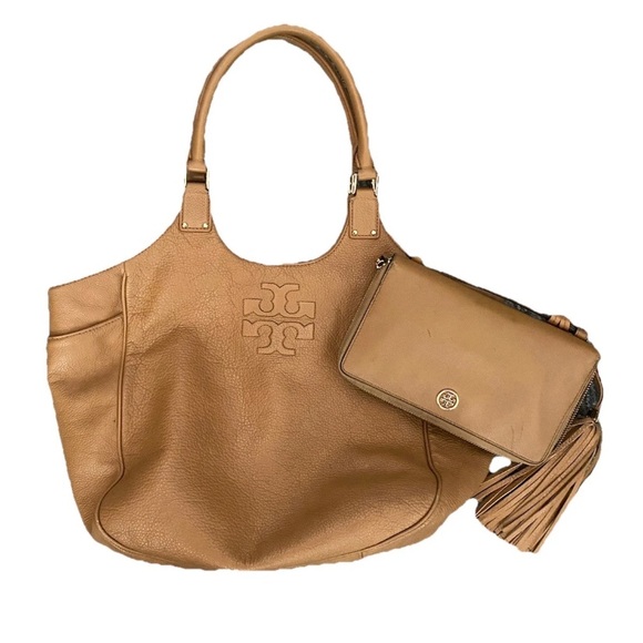 Tory Burch Thea Round Tote in Tan w/Wallet - Picture 2 of 10